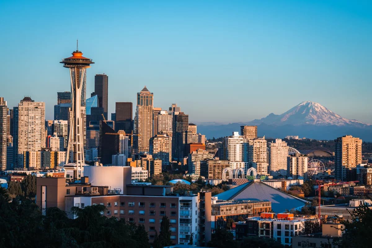 The Seattle skyline with Mount Rainier behind it